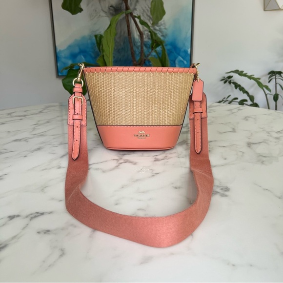 COACH Woven Straw Bucket Bag Crossbody F72707 Natural Light Coral Leather Gold - Picture 3 of 16